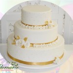 Locação de Bolo Cenográfico Casamento Noivado Dourado e Branco