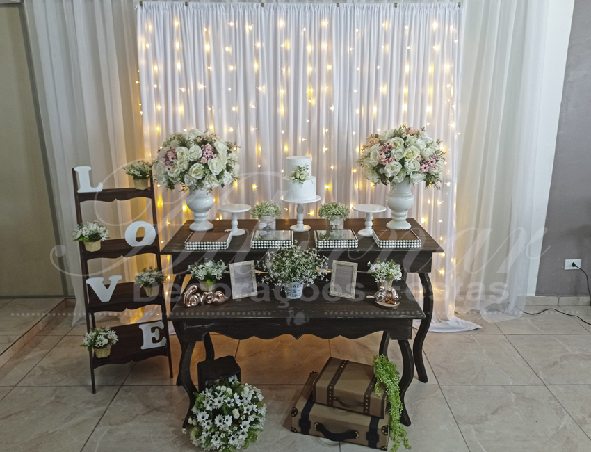 Decoração Casamento Com Painel Cortina Tecido Branco e Led Amarelo