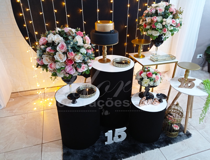 Aluguel de Decoração Para Festa de 15 Anos Mesa Cilindro em Sp