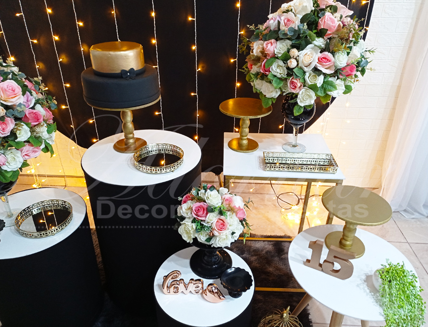 Aluguel de Decoração Para Festa de 15 Anos Mesa Cilindro em Sp